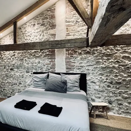Rent this 5 bed house on 47150 La Sauvetat-sur-Lède