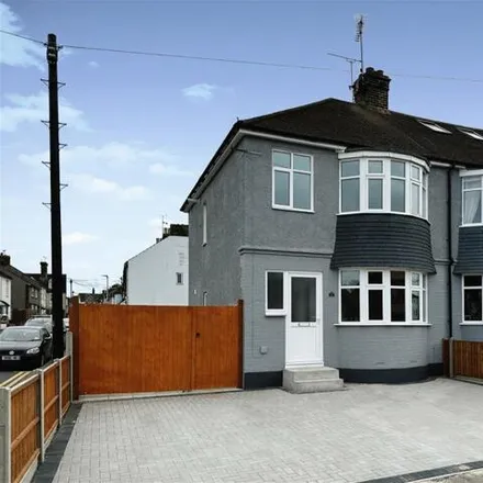 Buy this 3 bed duplex on Solomon Road in Gillingham, ME8 8BT