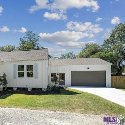 Rent this 4 bed house on 4458 Hyacinth Avenue in Stanford Place, Baton Rouge