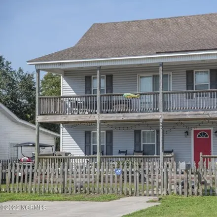Rent this 4 bed house on 949 Cedar Street in Beaufort, Beaufort