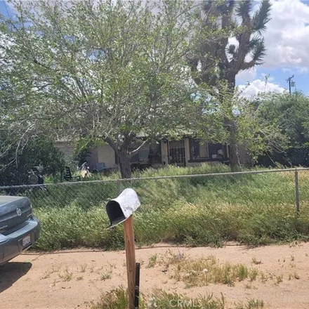 Buy this 3 bed house on 22161 Kayenta Rd in Apple Valley, California