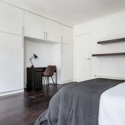 Image 5 - 1 Avenue Matignon, 75008 Paris, France - Apartment for rent