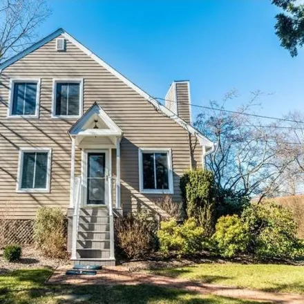 Rent this 4 bed house on 87 Redwood Road in Village of Sag Harbor, Suffolk County