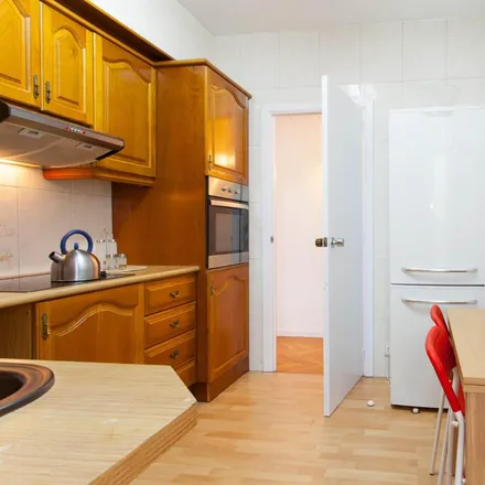 Image 8 - Carrer de Provença, 192, 194, 08001 Barcelona, Spain - Apartment for rent