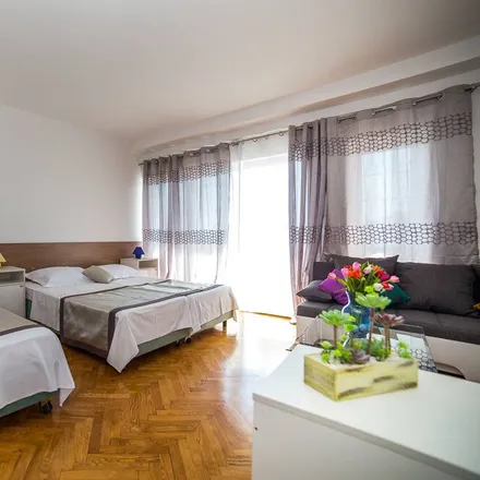 Rent this 5 bed house on 21312 Općina Podstrana