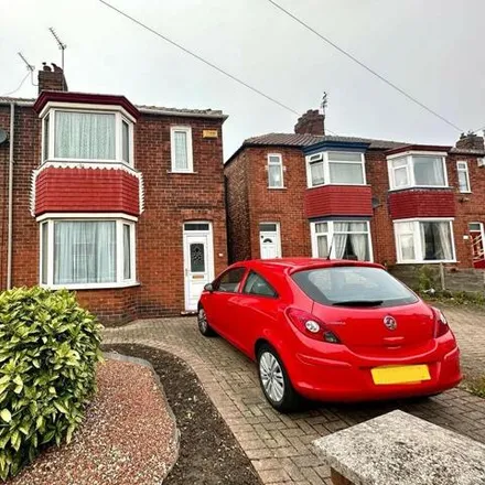 Buy this 3 bed duplex on Grinkle Road in Redcar, TS10 5DX