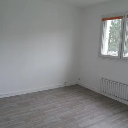Rent this 4 bed apartment on 27 Rue des Bas Jardins in 76380 Canteleu, France
