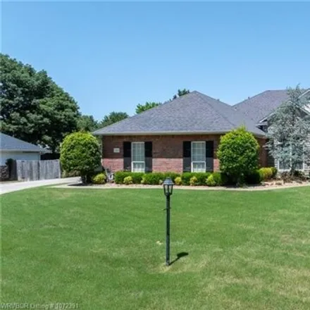 Buy this 4 bed house on 6633 Southfield Drive in Fort Smith, AR 72916