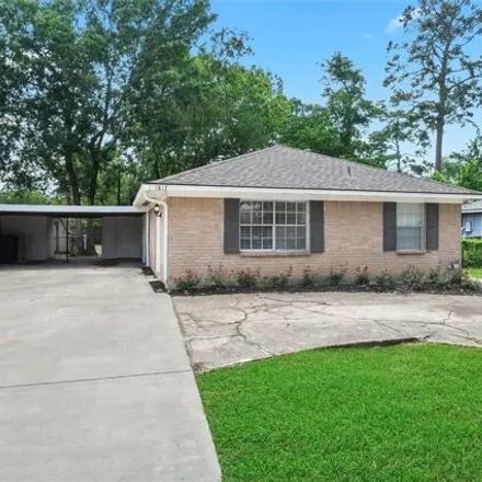 Rent this 3 bed house on 1818 Campbell Road in Houston, TX 77080