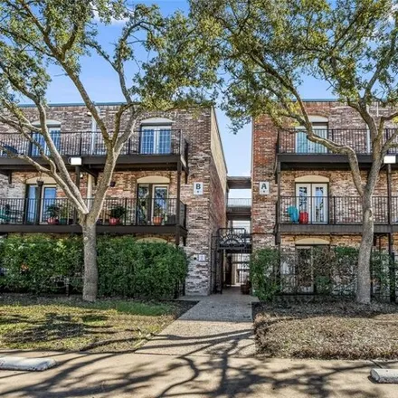 Buy this 4 bed condo on 6501 East Hill Drive in Austin, TX 78731