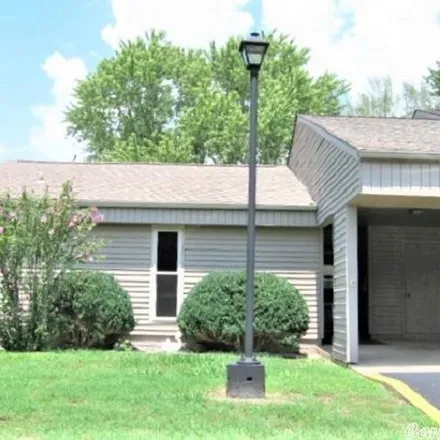 Buy this 2 bed townhouse on 135 Hillview Drive in Fairfield Bay, Van Buren County