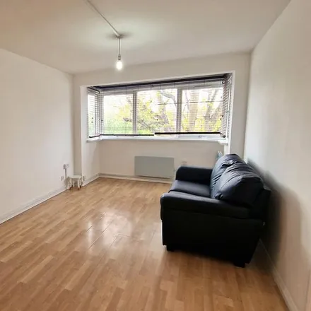 Rent this 1 bed apartment on unnamed road in London, N11 2TQ