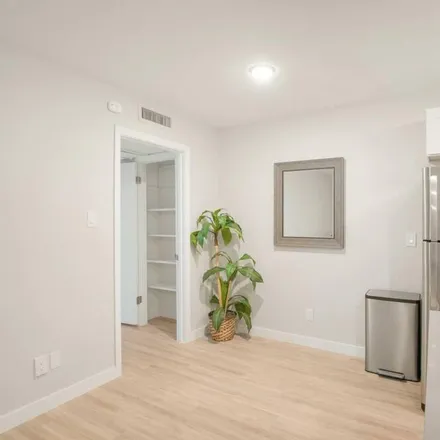 Rent this studio house on 206 W 38th St
