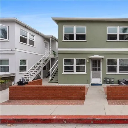 Buy this 5 bed house on 502 in 502 1/2 36th Street, Newport Heights