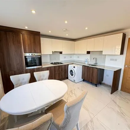 Image 2 - Prestwood Close, High Wycombe, HP12 3DE, United Kingdom - Apartment for rent