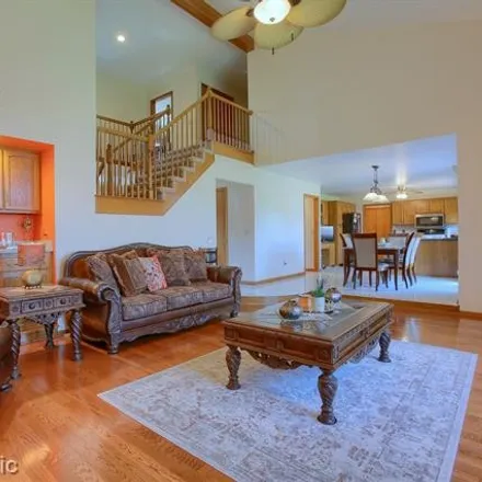 Image 9 - 14015 Strathmore Drive, Shelby Charter Township, MI 48315, USA - House for sale