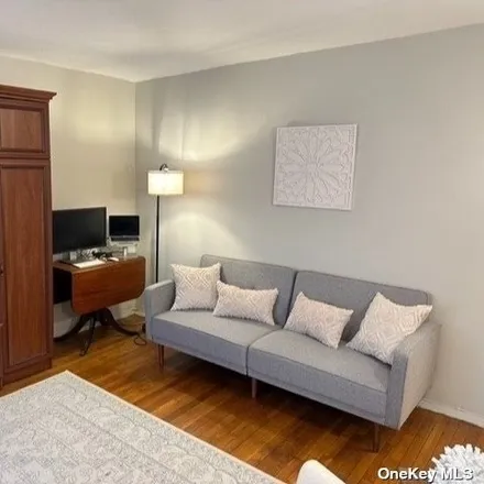 Image 5 - 65-40 108th Street, New York, NY 11375, USA - Apartment for sale