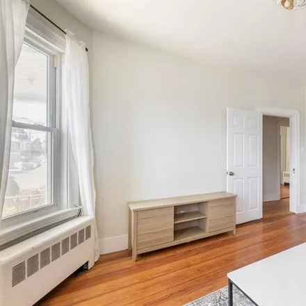 Image 1 - 52 Crescent Avenue, Boston, MA 02125, USA - Apartment for rent
