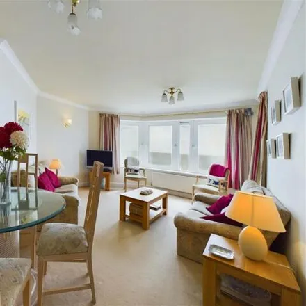 Image 5 - West Parade, Worthing, West Sussex, Bn11 - Apartment for sale