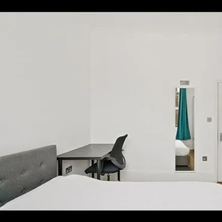 Image 5 - 14 Grittleton Road, London, W9 2DD, United Kingdom - Apartment for rent