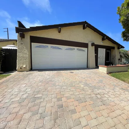 Image 2 - 1275 Lark Avenue, Ventura, CA 93003, USA - House for sale