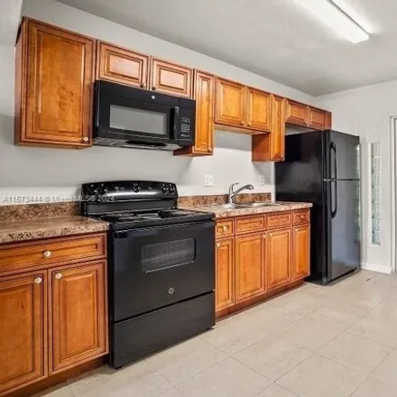 Image 2 - 1109 Southwest 26th Avenue, Fort Lauderdale, FL 33312, USA - House for sale