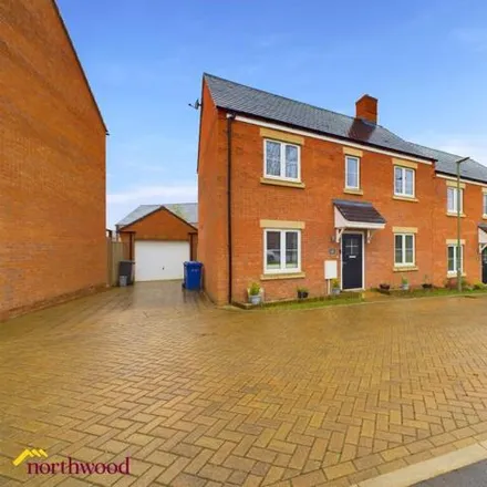 Buy this 3 bed duplex on Greville Road in Drayton, OX16 1HG