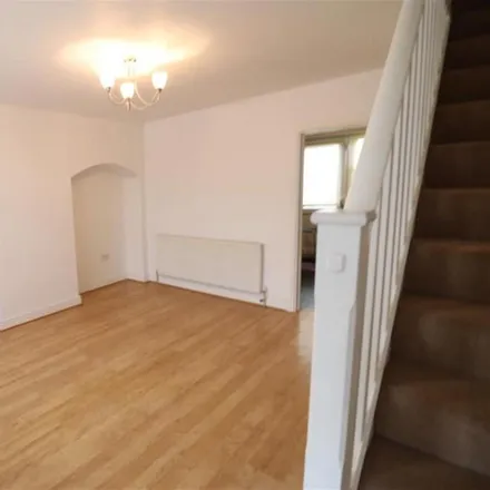 Image 2 - Rugby Gardens, London, RM9 4BA, United Kingdom - House for rent