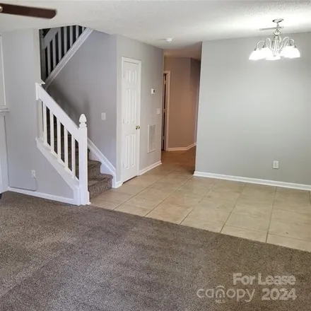 Image 3 - 10117 Forest Landing Drive, Charlotte, NC 28213, USA - Townhouse for rent