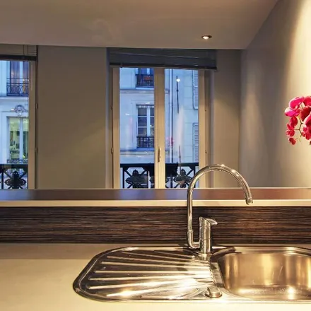 Image 7 - 6 Rue des Petits Carreaux, 75002 Paris, France - Apartment for rent