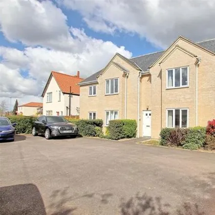 Rent this 2 bed apartment on 56 Green End Road (cycleway) in Cambridge, CB4 1RY