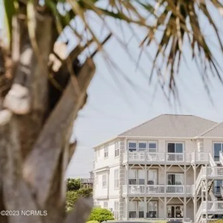Buy this 2 bed condo on 2892 Pier Pointe Drive in Emerald Isle, NC 28594