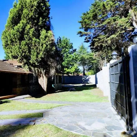 Buy this 4 bed house on Pablo Podestá in B1852 GAU Burzaco, Argentina