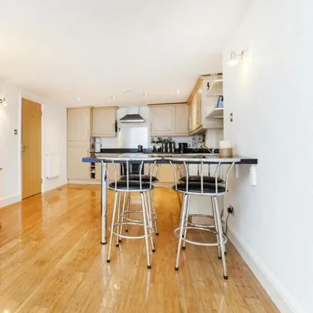 Image 4 - 358 Caledonian Road, London, N1 1DT, United Kingdom - Apartment for sale