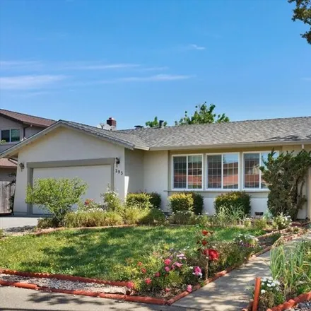 Buy this 4 bed house on 293 Redwood Circle in Petaluma, CA 94954
