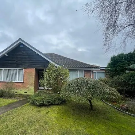 Buy this 3 bed house on Oakfield Close in Mansfield, NG18 4PH