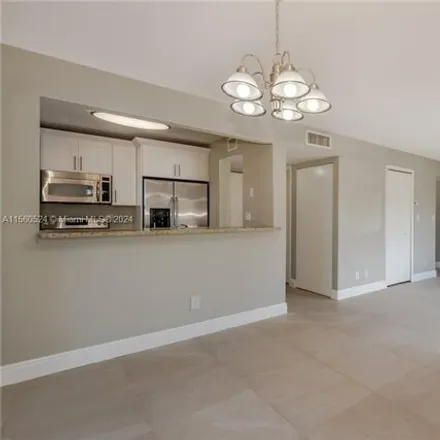 Image 1 - Foxcroft Road, Miramar, FL 33025, USA - Condo for sale