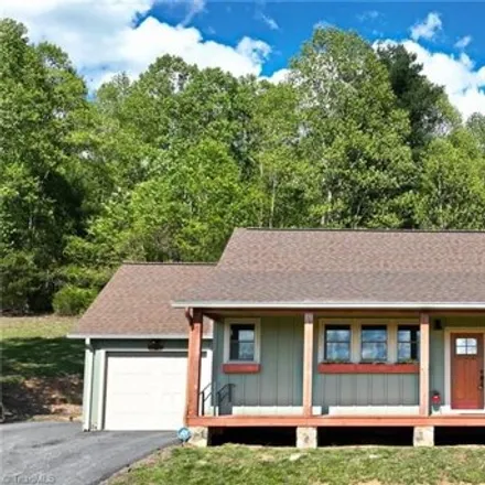 Image 2 - 144 Salem Drive, Wilkes County, NC 28654, USA - House for sale