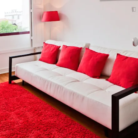 Rent this 2 bed apartment on Canhoto in Travessa de Cedofeita, 4050-183 Porto