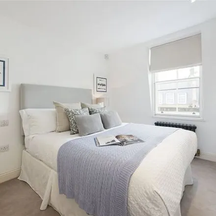 Image 2 - 10 Bloomfield Terrace, London, SW1W 8PQ, United Kingdom - Apartment for rent