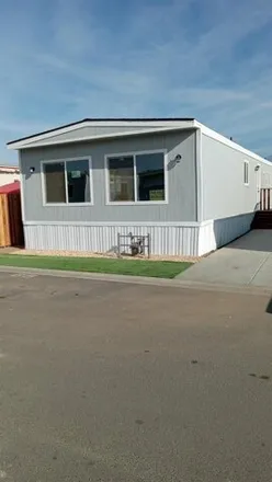 Buy this studio apartment on 837 Schipper Street in Arvin, CA 93203