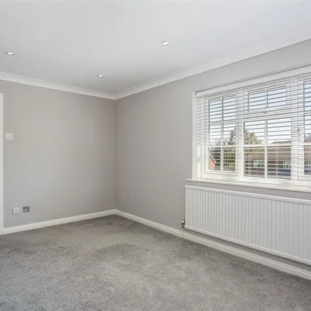 Image 7 - 1 Woodcote View, Dean Row, SK9 2DT, United Kingdom - Apartment for rent