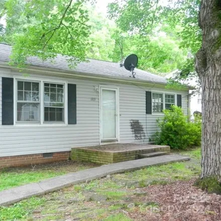 Buy this 3 bed house on 1115 Essex Avenue in Jenkins Heights, Gastonia