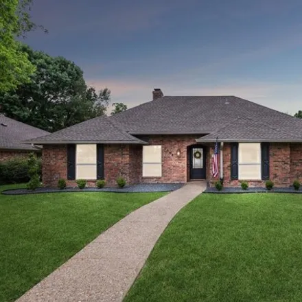 Buy this 4 bed house on 2003 Chestnut Hill Lane in Richardson, TX 75082