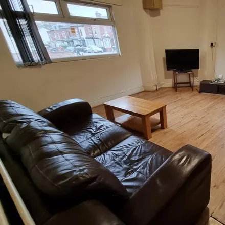 Rent this 6 bed duplex on 39A Croydon Road in Selly Oak, B29 7BS