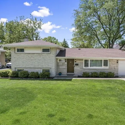 Buy this 4 bed house on 1147 Arbor Lane in Glenview, IL 60025