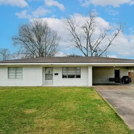 Buy this 2 bed house on 1006 Old Kaplan Highway in Abbeville, LA 70510