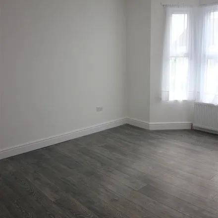 Rent this 3 bed apartment on Canterbury Road in London, E10 6HG