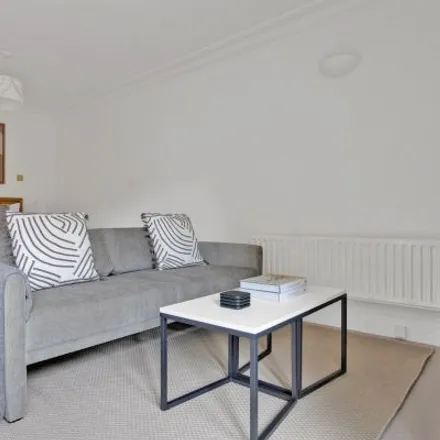 Image 4 - Westminster Bridge House, Westminster Bridge Road, London, SE1 7HJ, United Kingdom - Apartment for rent