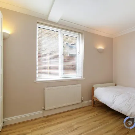 Image 5 - Maplestead Road, London, SW2 3LY, United Kingdom - Apartment for rent